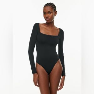 Aritzia - Black Contour Squareneck Longsleeve Bodysuit - Size M